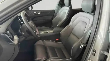 Photo 8 Volvo XC60  T6 AWD Hybride rechargeable 253 ch+145 ch Geartronic 8