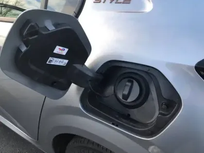 Photo 18 Peugeot 208  100 S&S BVM6