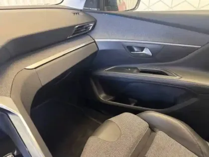 Photo 31 Peugeot 5008  BlueHDi 130ch S&S EAT8