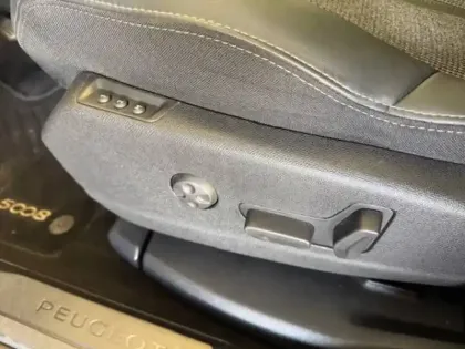 Photo 10 Peugeot 5008  BlueHDi 130ch S&S EAT8