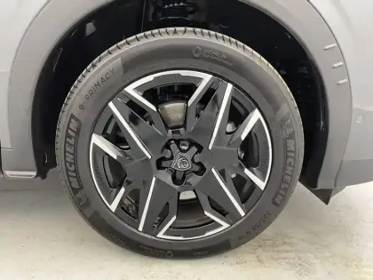 Photo 17 Peugeot 5008  Hybrid 145 e-DCS6