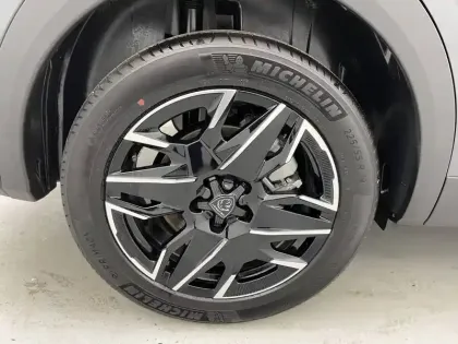 Photo 18 Peugeot 5008  Hybrid 145 e-DCS6