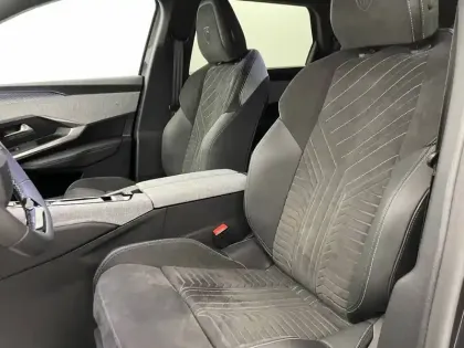 Photo 13 Peugeot 5008  Hybrid 145 e-DCS6