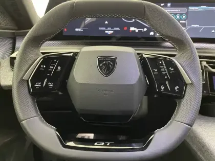 Photo 22 Peugeot 5008  Hybrid 145 e-DCS6