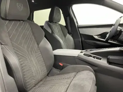 Photo 58 Peugeot 5008  Hybrid 145 e-DCS6