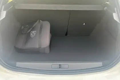 Photo 8 Peugeot 208  Electrique 50 kWh 136ch