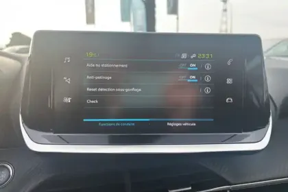 Photo 26 Peugeot 208  Electrique 50 kWh 136ch