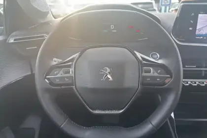 Photo 18 Peugeot 208  Electrique 50 kWh 136ch