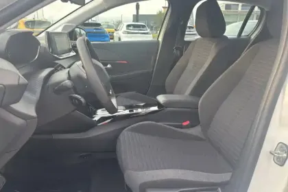 Photo 9 Peugeot 208  Electrique 50 kWh 136ch