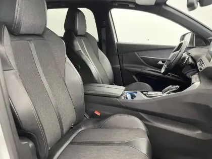 Photo 28 Peugeot 3008  BlueHDi 130ch S&S EAT8