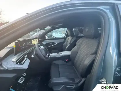 Photo 10 Peugeot 5008  Plug-in Hybrid 225 ch e-DCS7