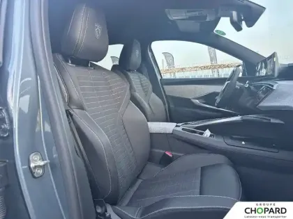 Photo 12 Peugeot 5008  Plug-in Hybrid 225 ch e-DCS7