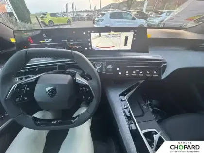 Photo 33 Peugeot 5008  Plug-in Hybrid 225 ch e-DCS7