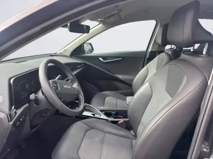 Photo 8 Kia Niro  1.6 GDi 183 ch PHEV DCT6