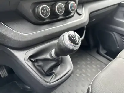 Photo 31 Nissan Primastar  Combi L2H1 3.0t 2.0 dCi 150 S/S BVM