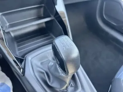 Photo 15 Peugeot 208 Gén. II Ph1 NG Like 5