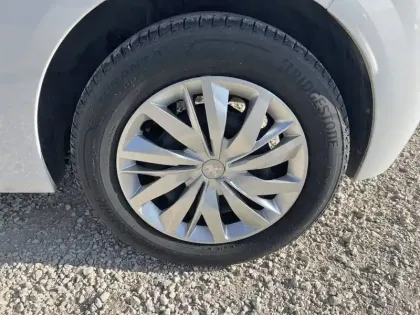 Photo 11 Peugeot 208 Gén. II Ph1 NG Like 5