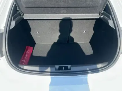 Photo 6 Peugeot 208 Gén. II Ph1 NG Like 5