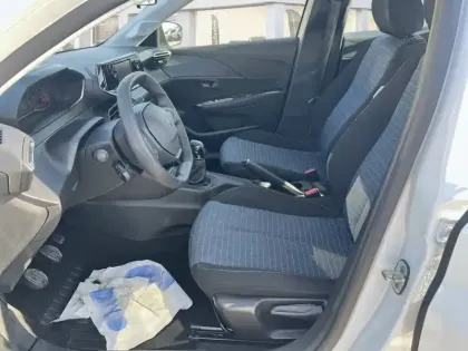 Photo 9 Peugeot 208 Gén. II Ph1 NG Like 5