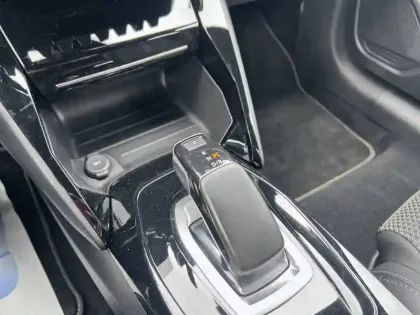 Photo 20 Peugeot 208  Electrique 50 kWh 136ch