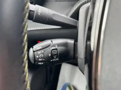 Photo 21 Peugeot 208  Electrique 50 kWh 136ch