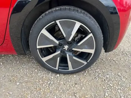 Photo 10 Peugeot 208  Electrique 50 kWh 136ch