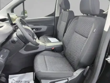 Photo 50 Peugeot Rifter  M Diesel 100 ch Manuelle 5pl