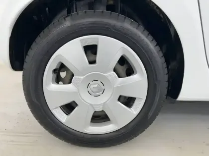 Photo 21 Renault Twingo Gén. III (C07) Ph1 Life 2 5