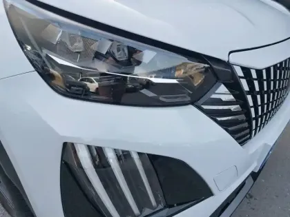 Photo 15 Peugeot 2008  PureTech 130 S&S EAT8