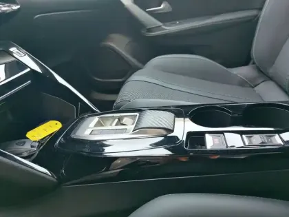 Photo 13 Peugeot 2008  PureTech 130 S&S EAT8