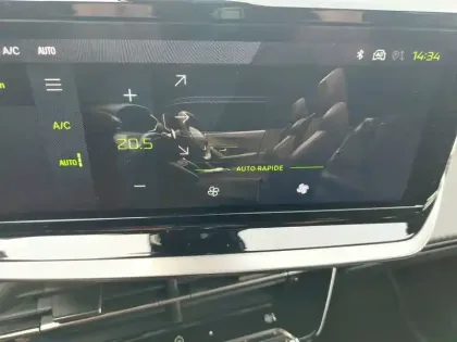 Photo 17 Peugeot 2008  PureTech 130 S&S EAT8