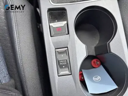 Photo 48 Peugeot 2008  PureTech 100 S&S BVM6