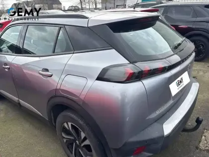 Photo 41 Peugeot 2008  PureTech 100 S&S BVM6