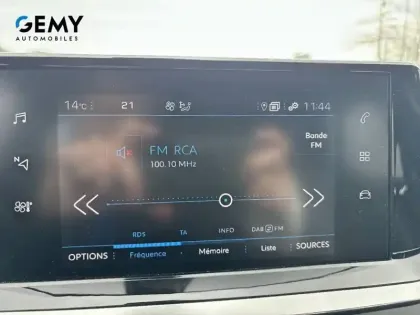 Photo 52 Peugeot 2008  PureTech 100 S&S BVM6