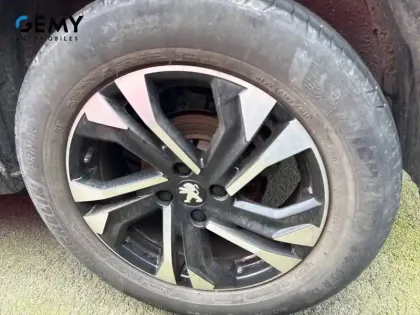 Photo 46 Peugeot 2008  PureTech 100 S&S BVM6