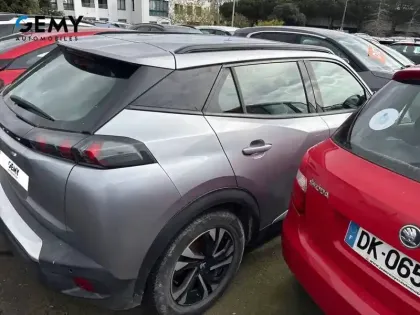 Photo 21 Peugeot 2008  PureTech 100 S&S BVM6