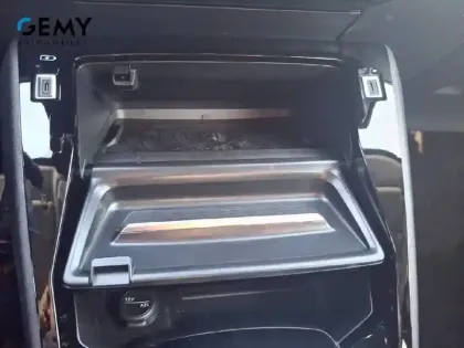 Photo 20 Peugeot 208  Electrique 50 kWh 136ch