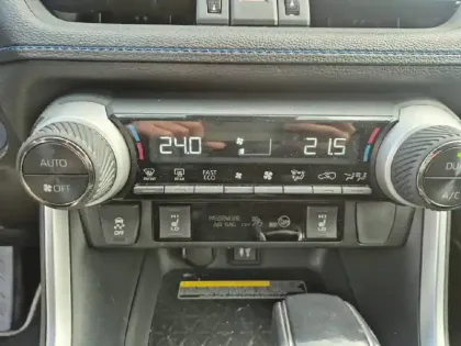 Photo 13 Toyota Rav4  Hybride 218 ch 2WD