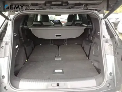 Photo 12 Peugeot 5008  Hybrid 145 ch e-DCS6