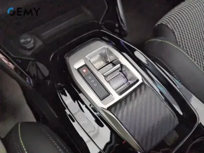 Photo 48 Peugeot 2008  Hybrid 145 e-DCS6