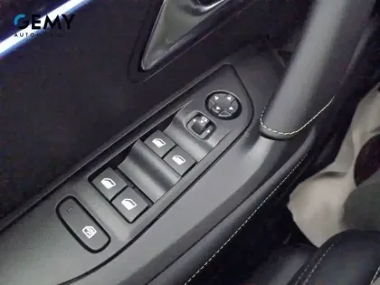 Photo 49 Peugeot 2008  Hybrid 145 e-DCS6