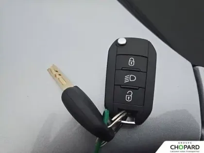 Photo 94 Peugeot 208  PureTech 75 S&S BVM5