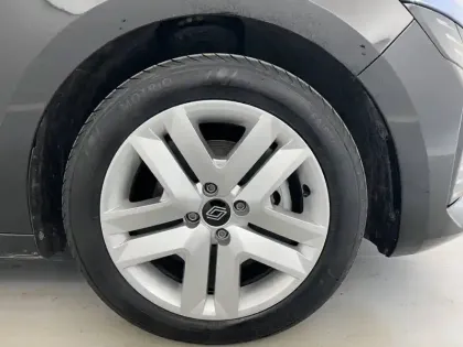 Photo 49 Renault Clio Gén. V (BJA) Ph2 Evolution 5