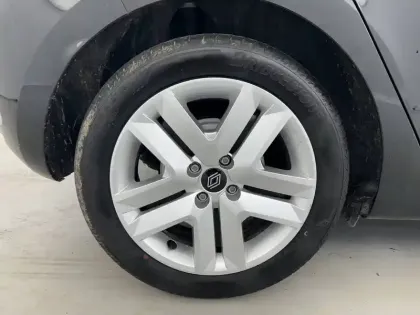 Photo 21 Renault Clio Gén. V (BJA) Ph2 Evolution 5