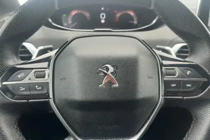 Photo 15 Peugeot 3008 Gén. II Ph1 GT Line 5