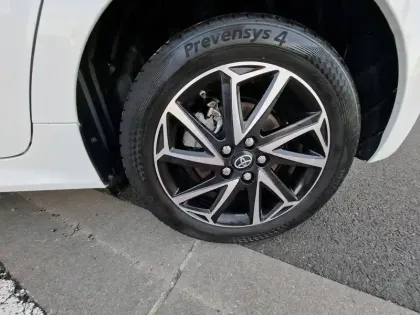 Photo 43 Toyota Yaris  Hybride 116h