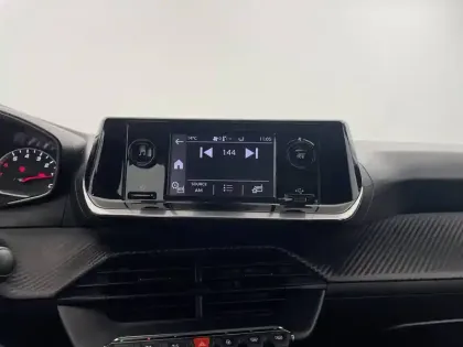 Photo 79 Peugeot 208  PureTech 75 S&S BVM5