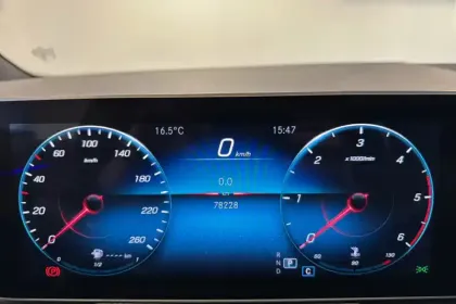 Photo 13 Mercedes GLA  200 d 8G-DCT