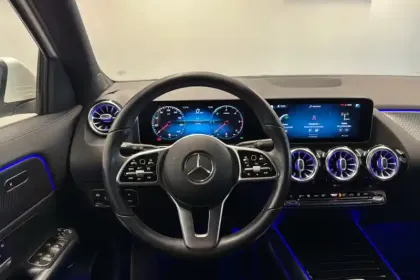 Photo 17 Mercedes GLA  200 d 8G-DCT