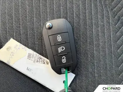 Photo 47 Peugeot 2008  Hybrid 145 e-DCS6